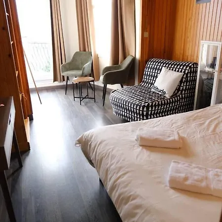 Appartement En Plein Centre Avec Terrasse *